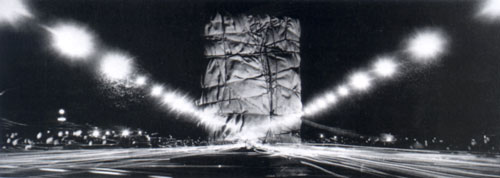Илюстрация № 6. Кристо. Опакована сграда, 1963