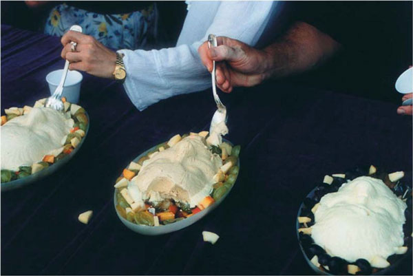 Nadezhda Lyahova, Vanitas. Feast - being together, performance, Sozopol, 1999