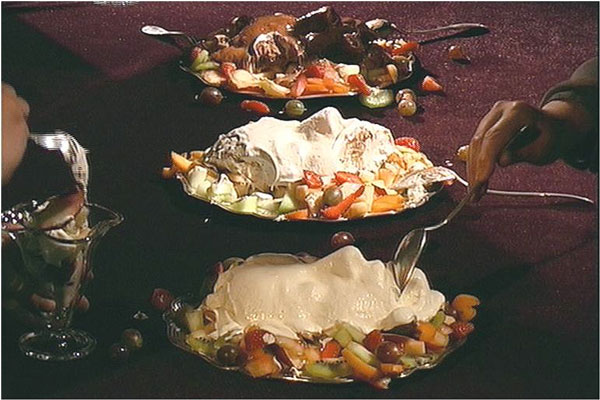 Nadezhda Lyahova, Vanitas copiosa, performance, Sozopol, 1999