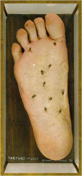 Marcel Duchamp, Torture-morte. 1959, painted plaster and flies, on paper mounted on wood, glass, 29,5 х 13,4 х 10,3, cm, Centre George Pompidou, Paris