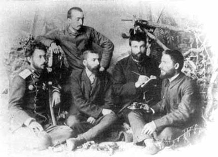Кап. Паница, Ив. Стоянович, З. Стоянов, Ив. Андонов, и Д. Ризов, 25 юли 1885 г.