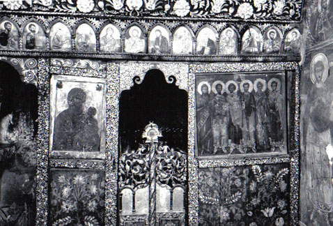Fig. 14. Le plus ancien iconostase de l'église du monastère de Rogène